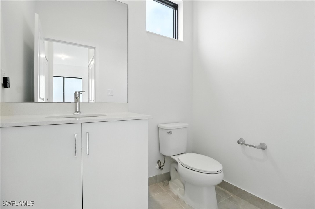 3 Bed Waterfront Home for Sale in Silverwood, FL, $421,307 — photo 15