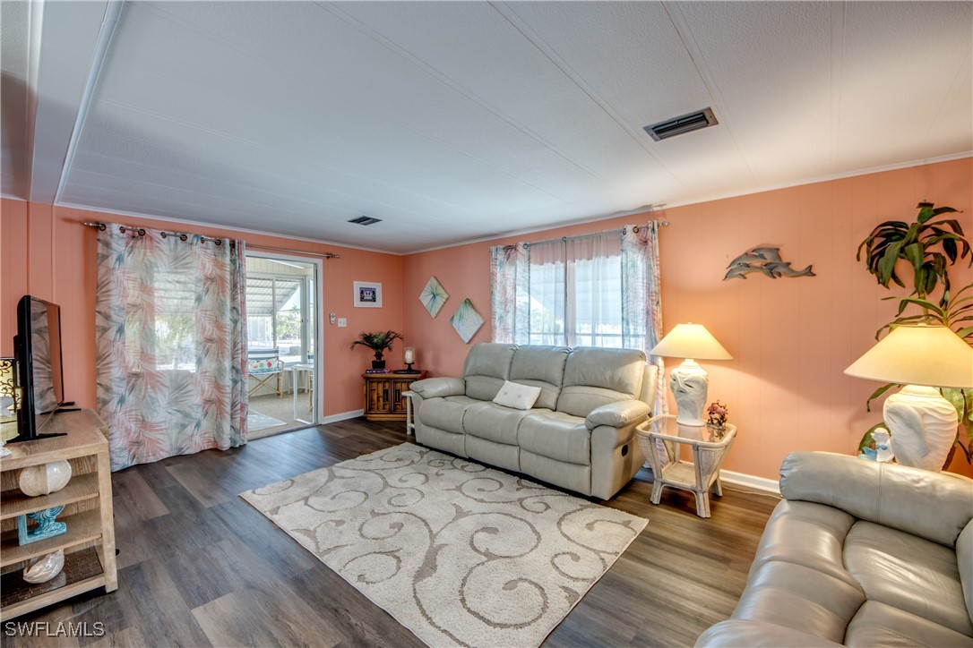2 Bed ManufacturedHome for Sale in Pine Island Cove, photo 15