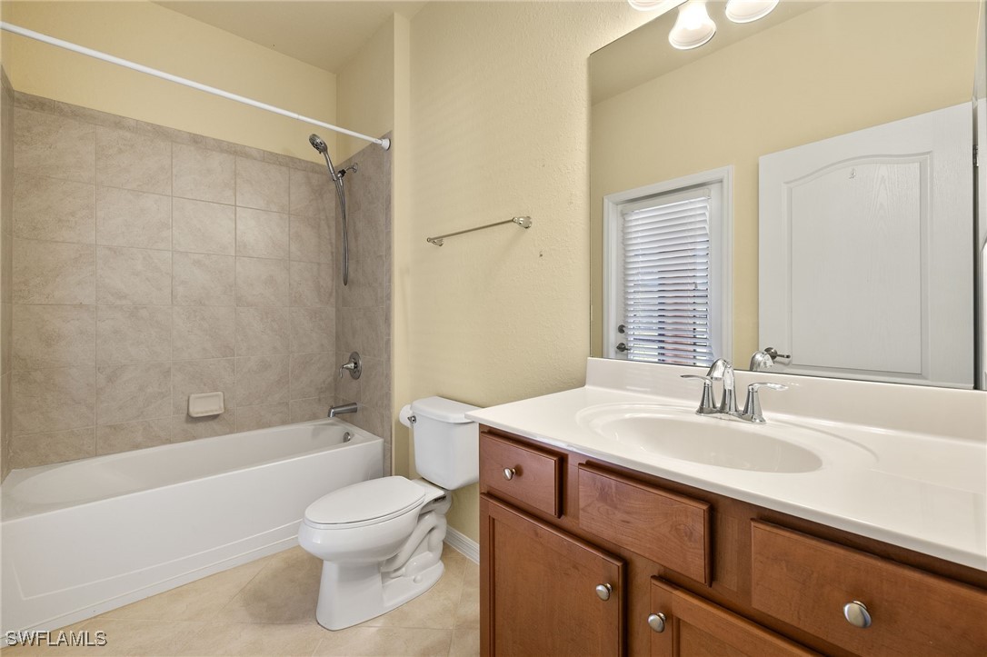 3 Bed SingleFamilyResidence for Sale in Bella Vida, FL — photo 15