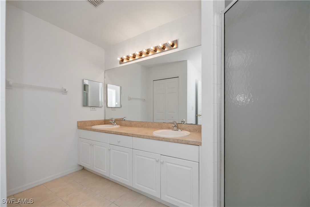 4 Bed SingleFamilyResidence for Sale in Cape Coral, photo 15