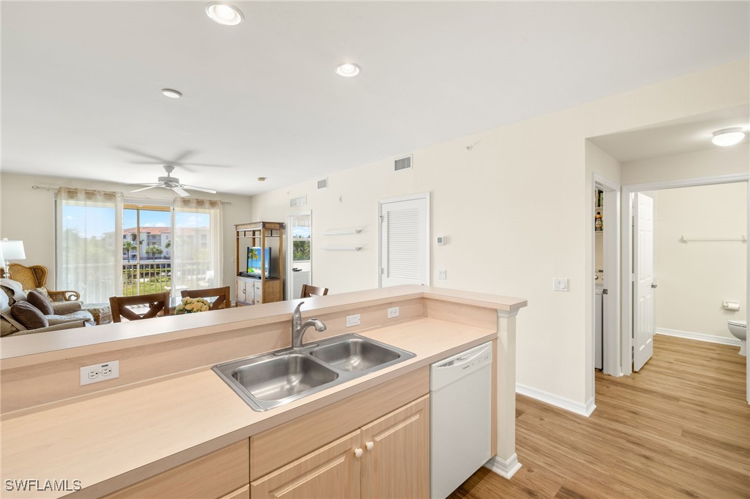 2 Bed Condominium for Sale in Clubhouse Villas, FL, $186,800 — photo 15