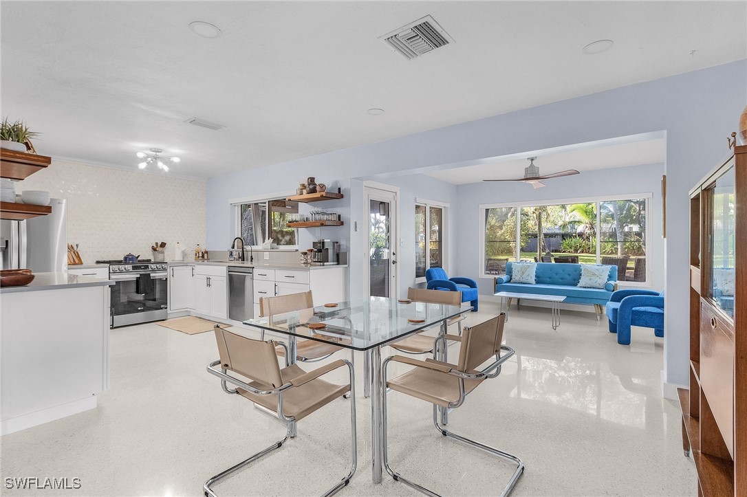 2 Bed Waterfront Home for Sale in Fort Myers, photo 15