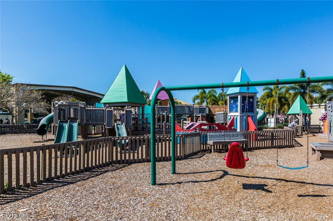Waterfront Home for Sale in Marco Island, photo 15