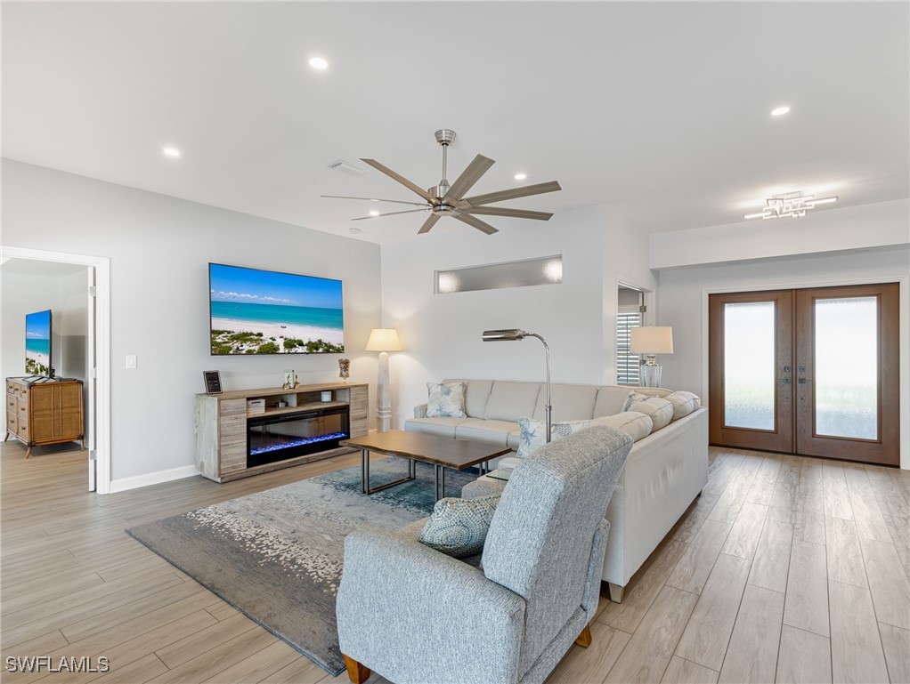 3 Bed Pool Home for Sale in Palm Acres, photo 15