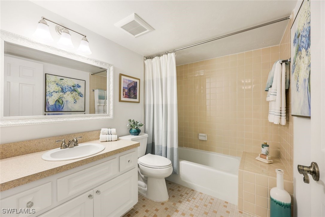 2 Bed Condominium for Sale in Courtwood, FL, $250,000 — photo 15