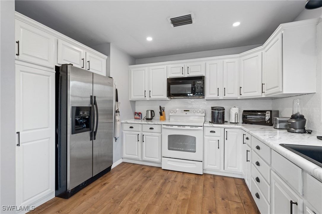 3 Bed SingleFamilyResidence for Sale in San Carlos Park, FL — photo 15