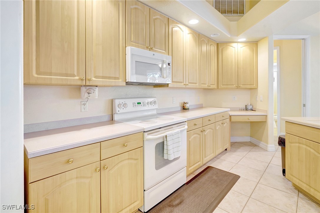 3 Bed Pool Home for Sale in Cape Coral, photo 15