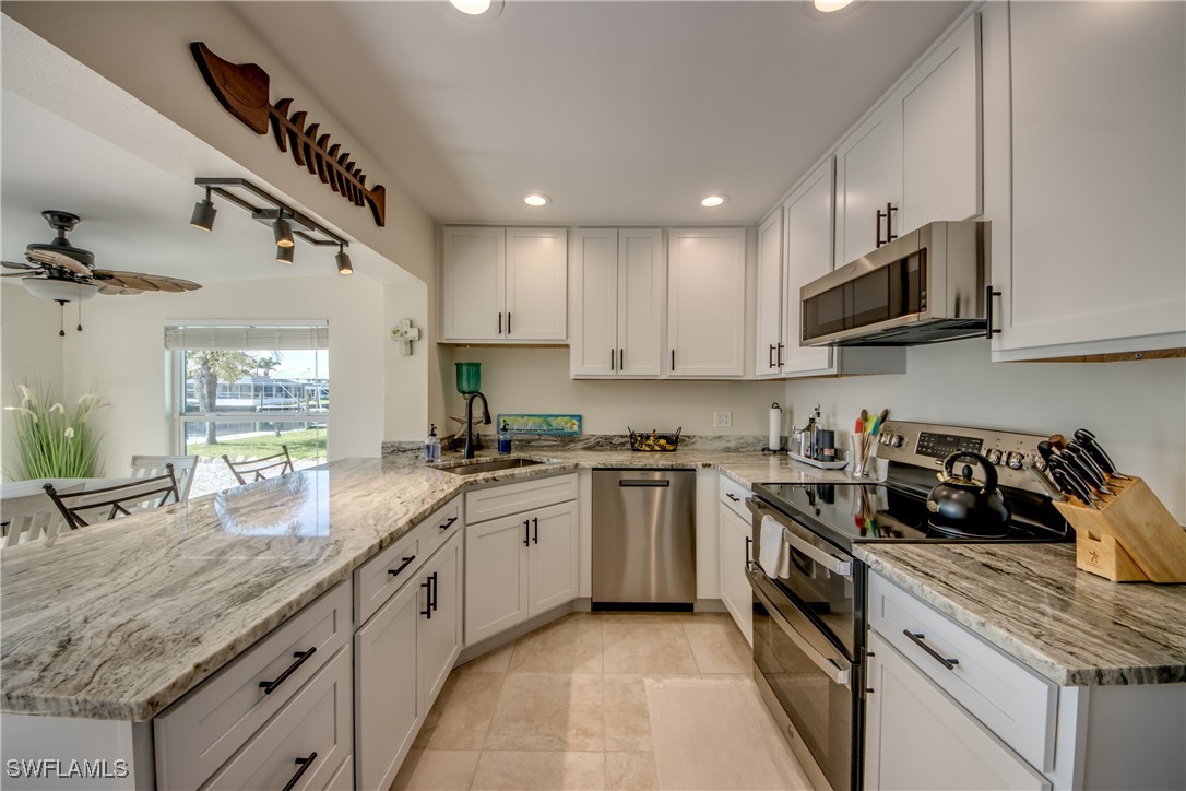 2 Bed Waterfront Home for Sale in Bokeelia, photo 15