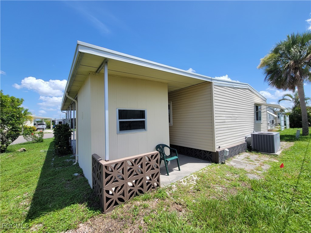 2 Bed ManufacturedHome for Sale in Old Bridge Village, FL — photo 15