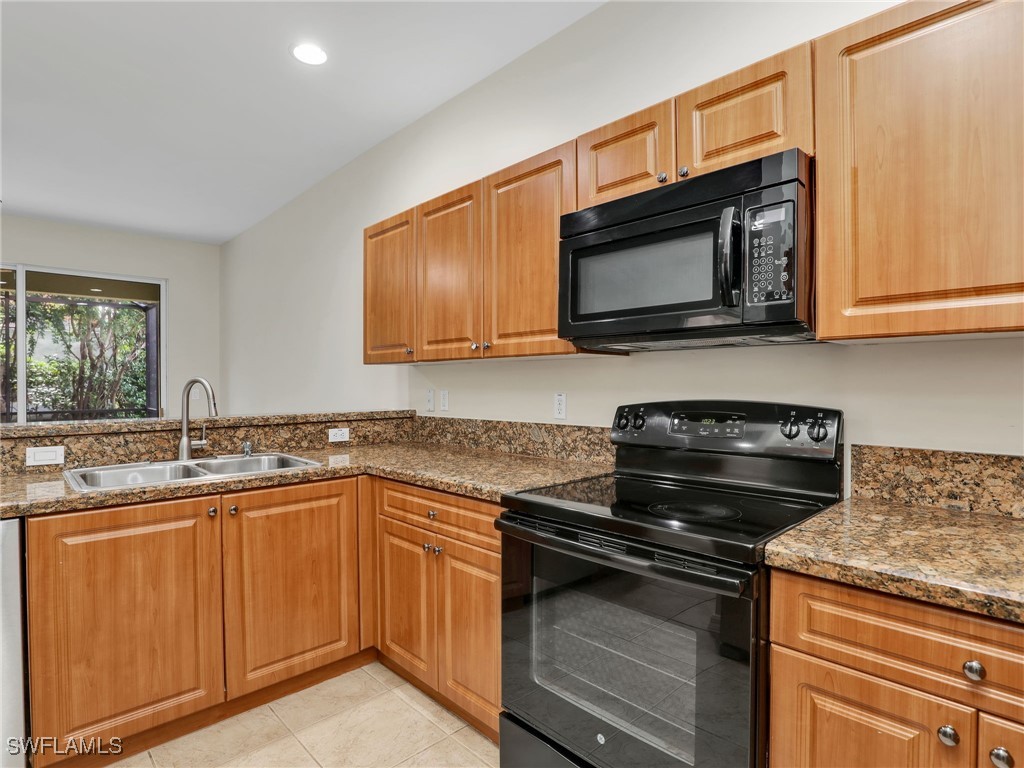 3 Bed SingleFamilyResidence for Sale in Estero, FL, $399,999 — photo 15