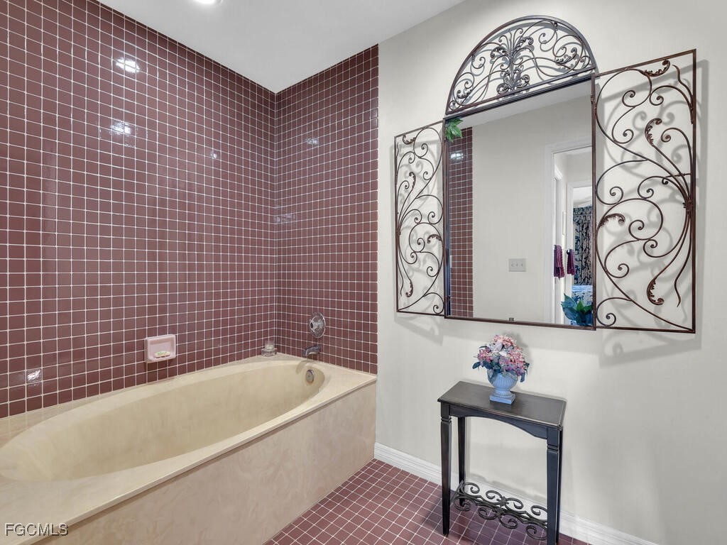 2 Bed Condominium for Sale in Naples, FL, $230,000 — photo 15