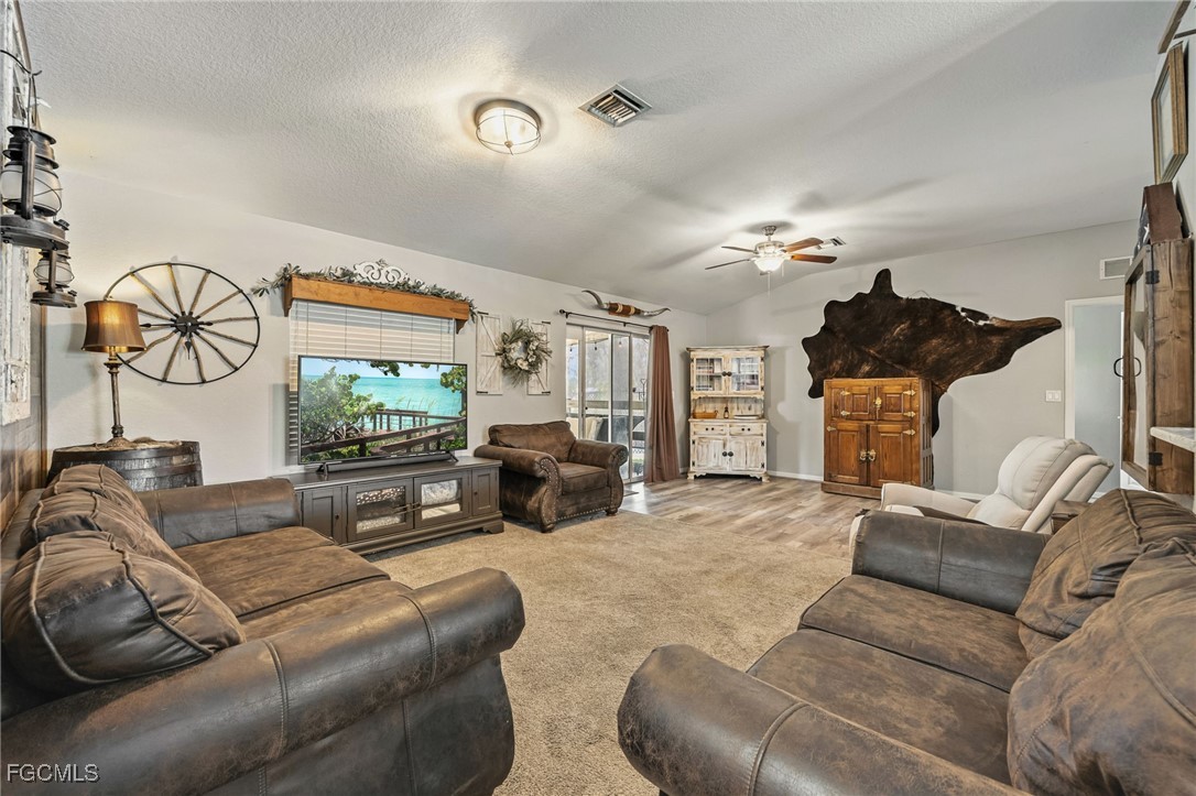 3 Bed SingleFamilyResidence for Sale in Greenbriar, FL — photo 15