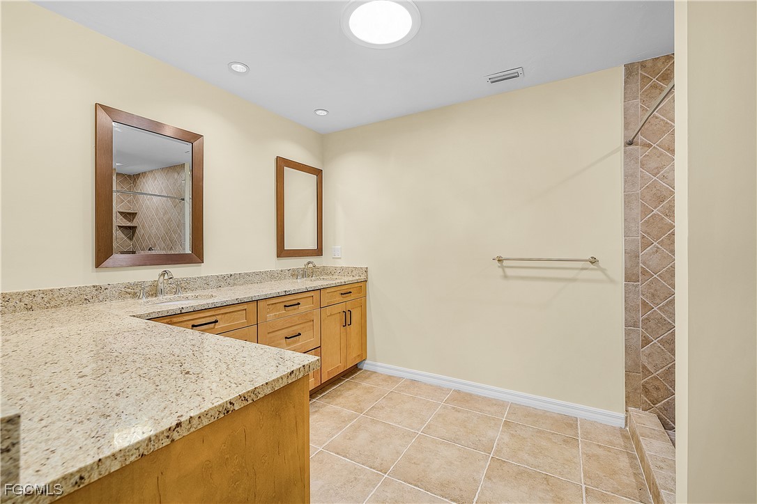 2 Bed Waterfront Home for Sale in Bokeelia, photo 15