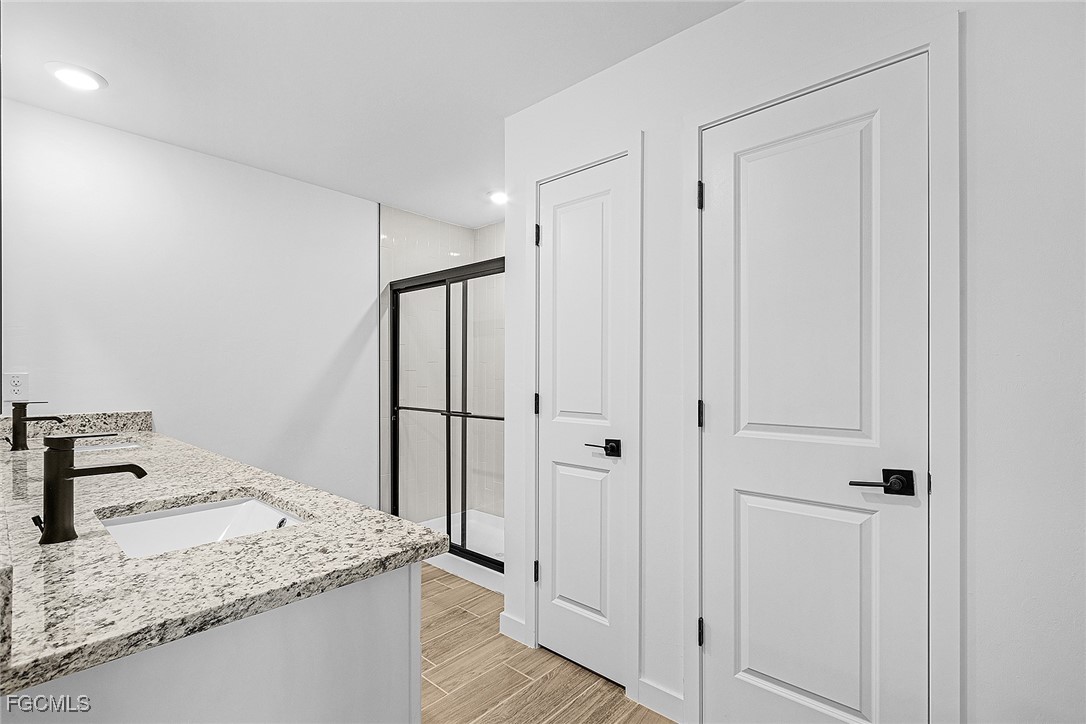 3 Bed SingleFamilyResidence for Sale in Mirror Lakes, photo 15