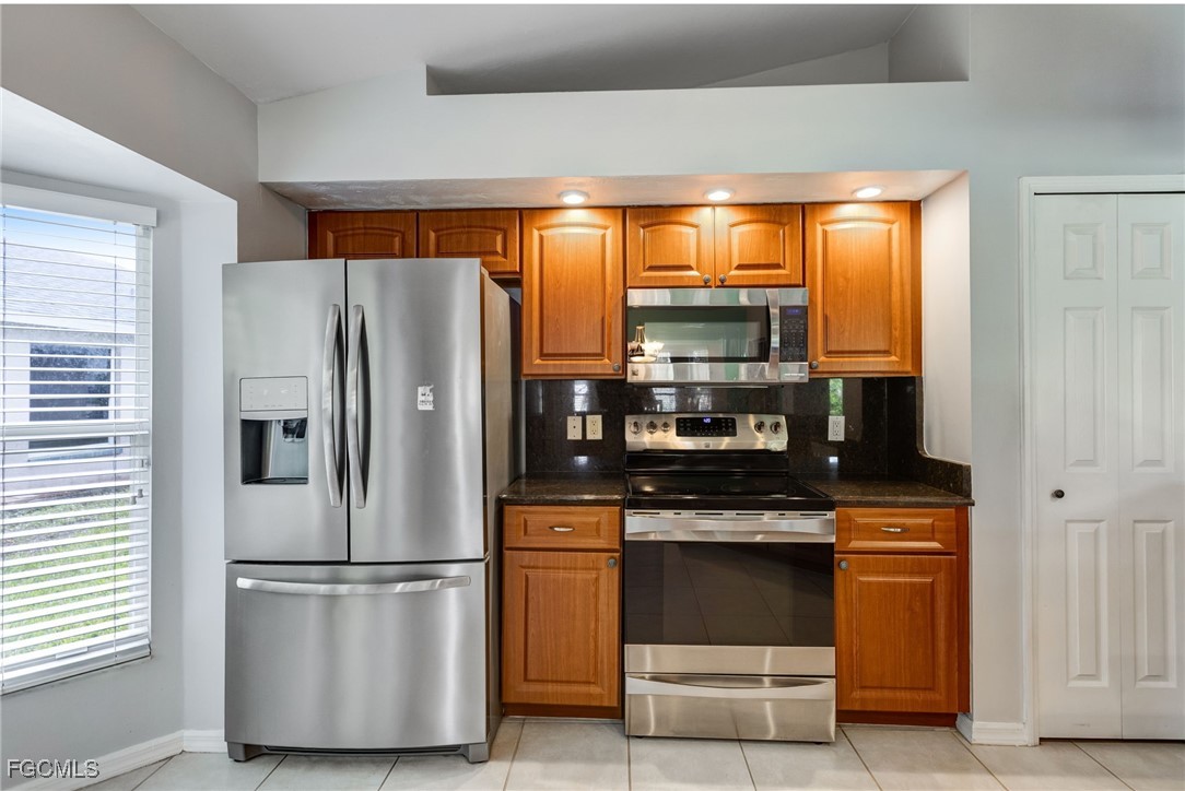 3 Bed SingleFamilyResidence for Sale in Fort Myers, FL — photo 15