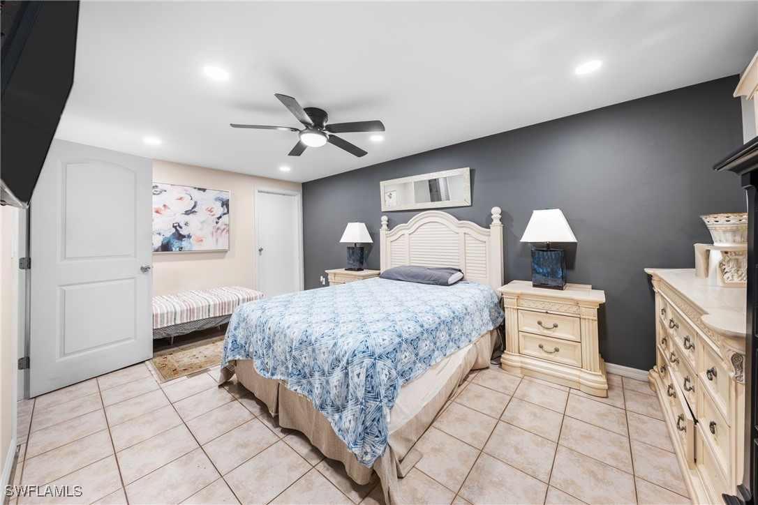 2 Bed SingleFamilyResidence for Sale in Naples, photo 15