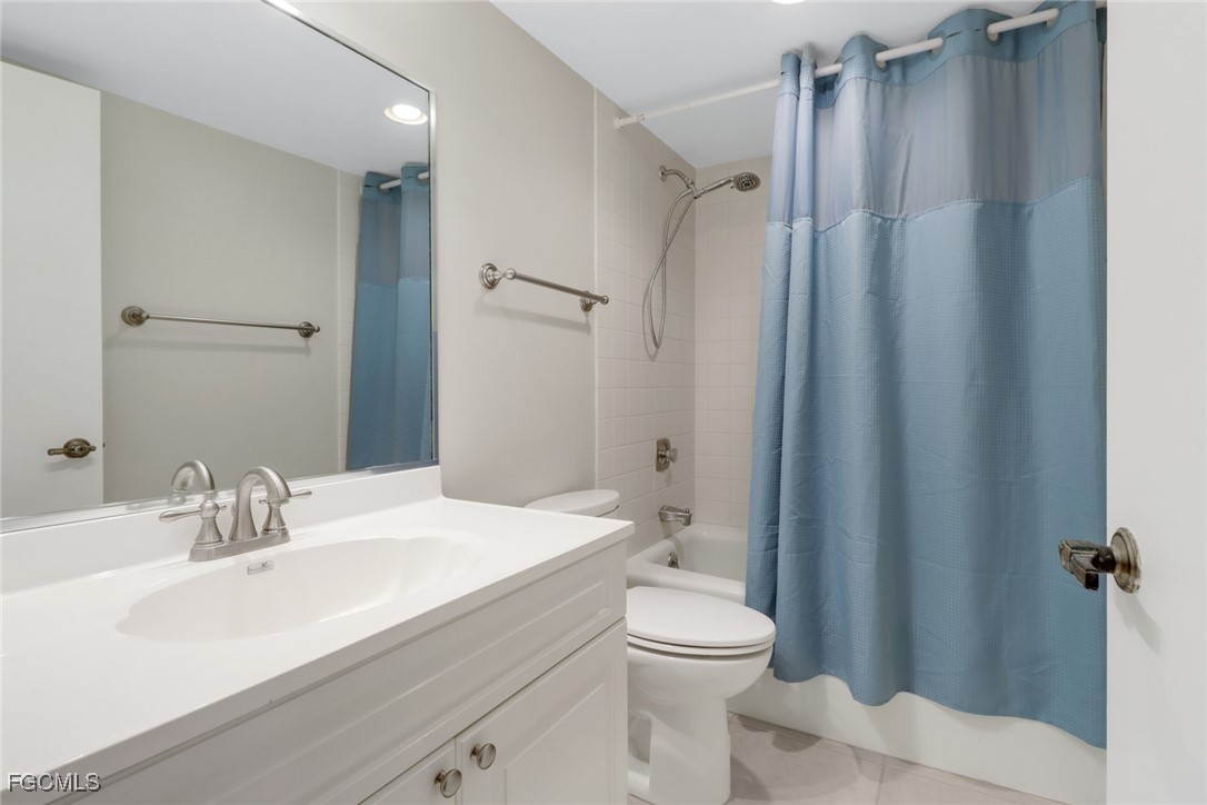 3 Bed Condominium for Sale in Schooner Village, photo 15