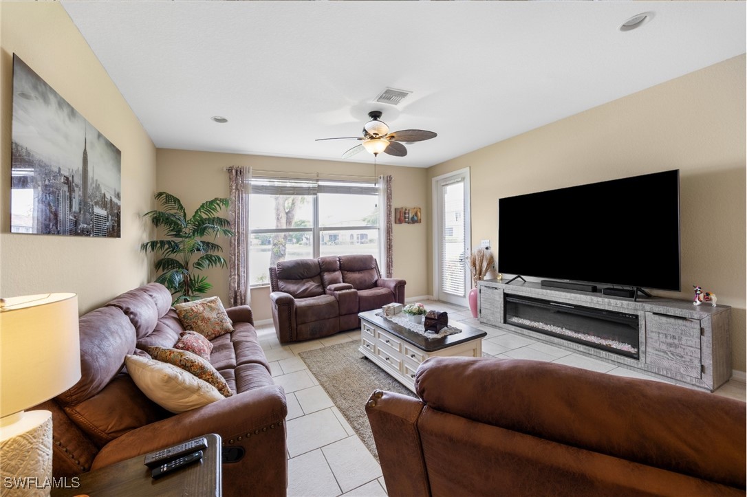 3 Bed Townhouse for Sale in Colonnade At Forum, FL, $299,000 — photo 15