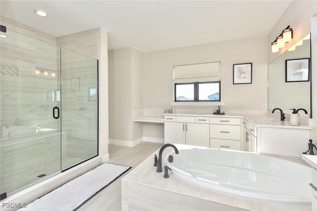 4 Bed SingleFamilyResidence for Sale in Estero, photo 15