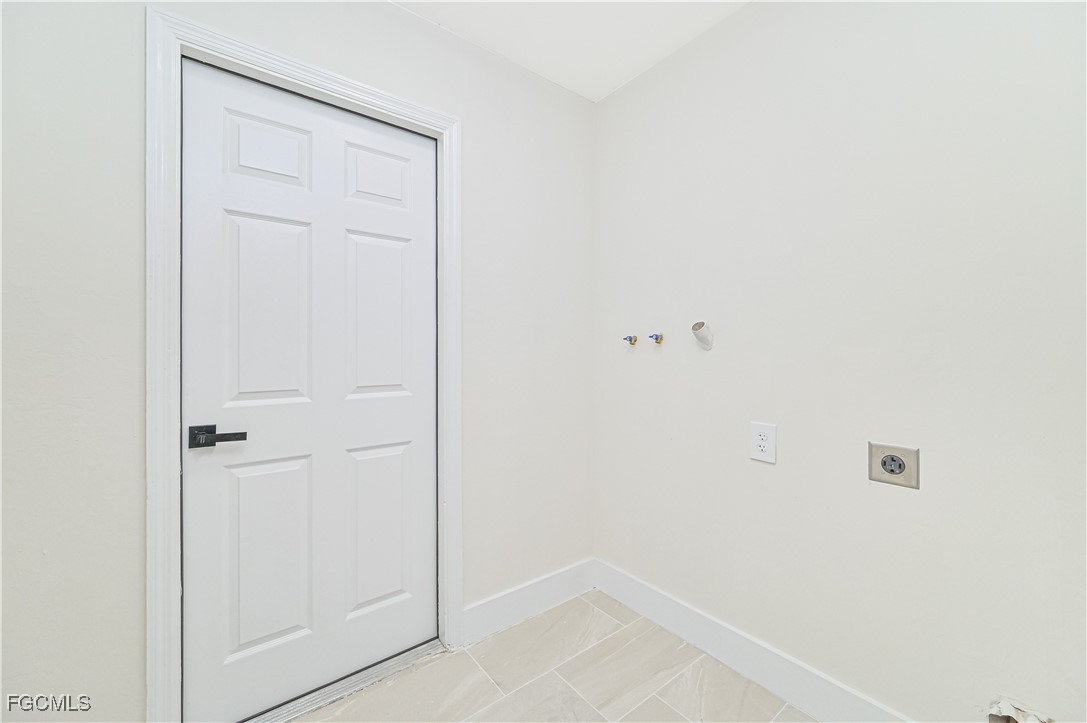 3 Bed SingleFamilyResidence for Sale in Lehigh Acres, photo 15