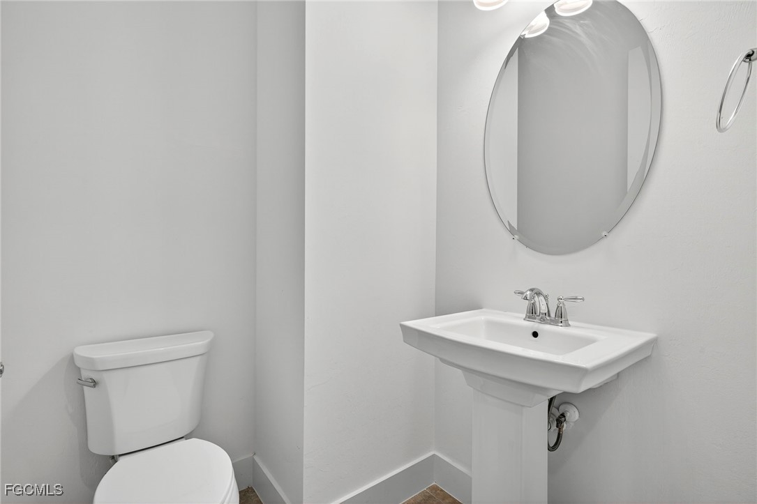 5 Bed Waterfront Home for Sale in Avalon Park, photo 15