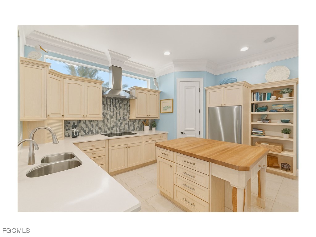 4 Bed Pool Home for Sale in Sanibel Estates, photo 15