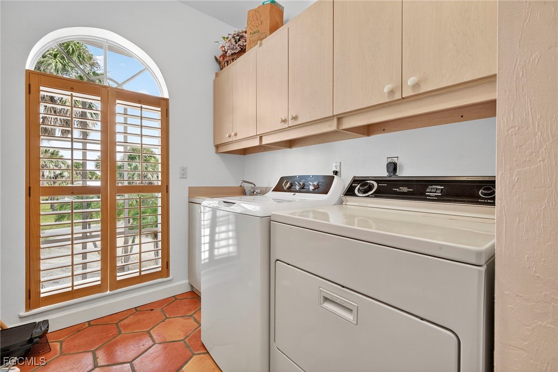 3 Bed Pool Home for Sale in Sanibel, FL, $1,049,000 — photo 15
