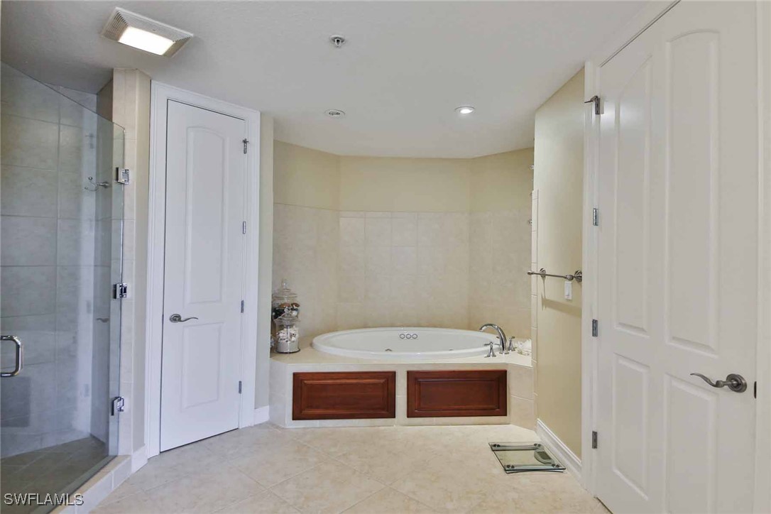 3 Bed Condominium for Sale in Naples, photo 15