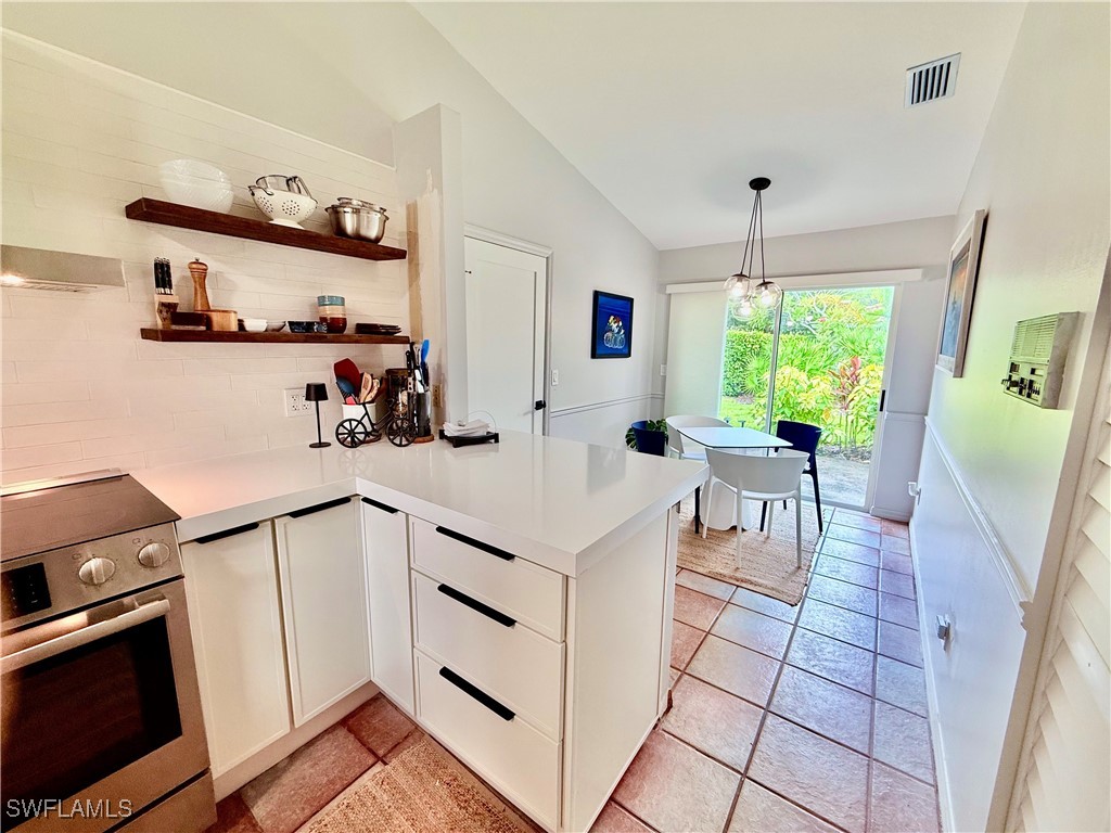 2 Bed Attached for Sale in Naples, photo 15