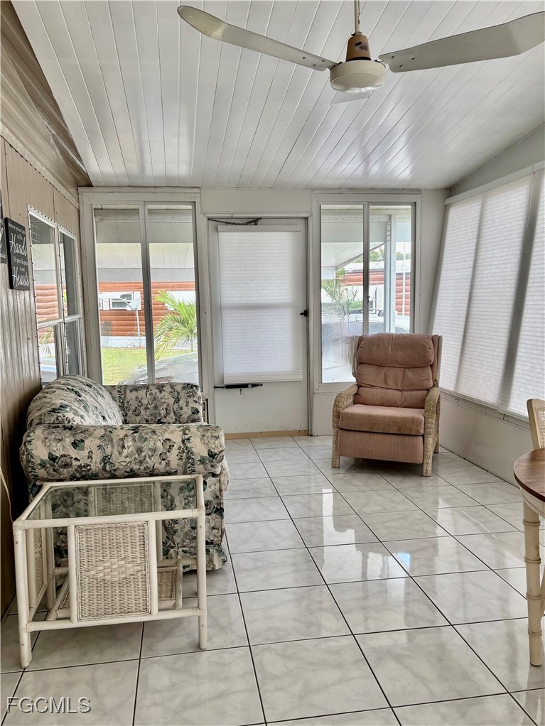 2 Bed ManufacturedHome for Sale in North Fort Myers, FL — photo 15