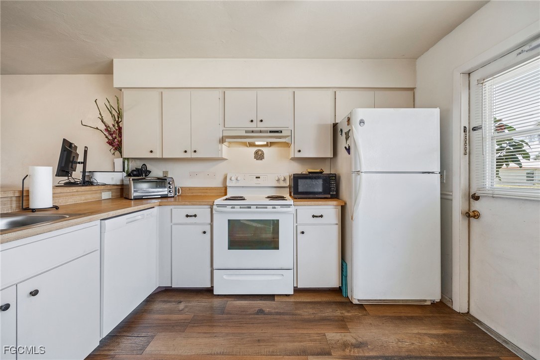 2 Bed Duplex for Sale in Parkwood Villas, FL, $160,000 — photo 15