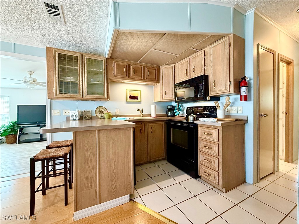 2 Bed ManufacturedHome for Sale in Naples, FL, $125,000 — photo 15