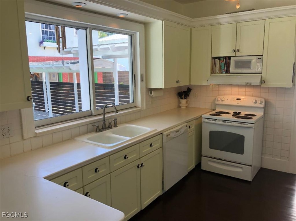 3 Bed SingleFamilyResidence for Sale in Riverside, FL — photo 15