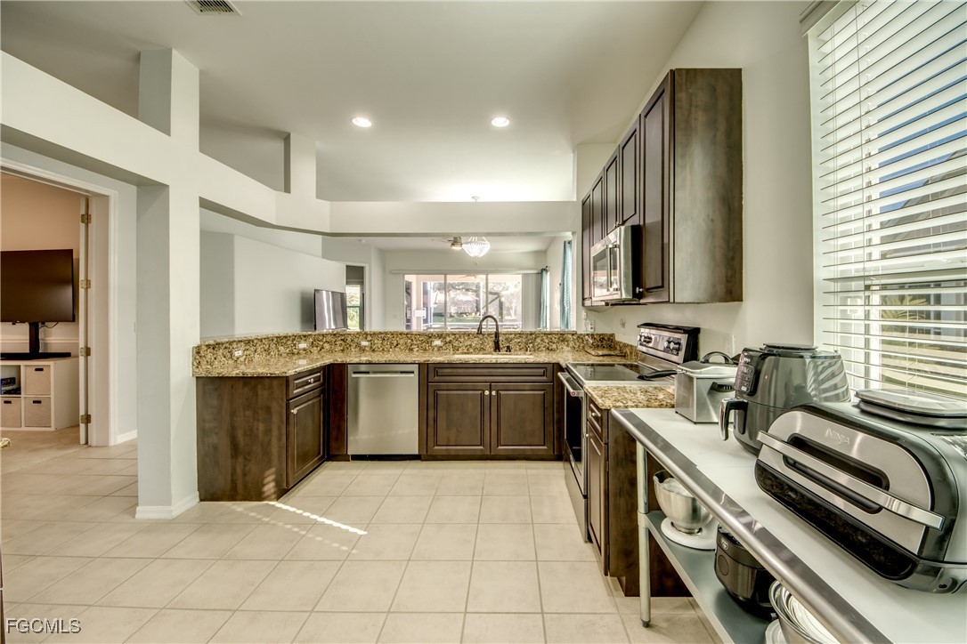 3 Bed Waterfront Home for Sale in Fort Myers, photo 15