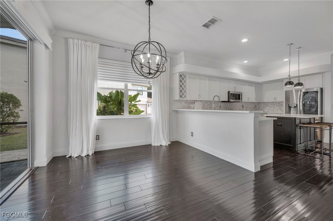 5 Bed Pool Home for Sale in Stoneybrook, photo 15