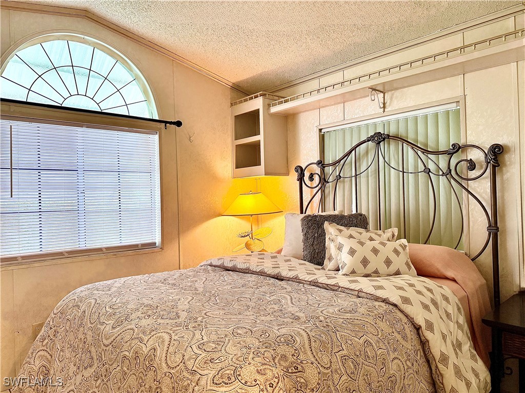 2 Bed ManufacturedHome for Sale in Naples, FL, $145,000 — photo 15