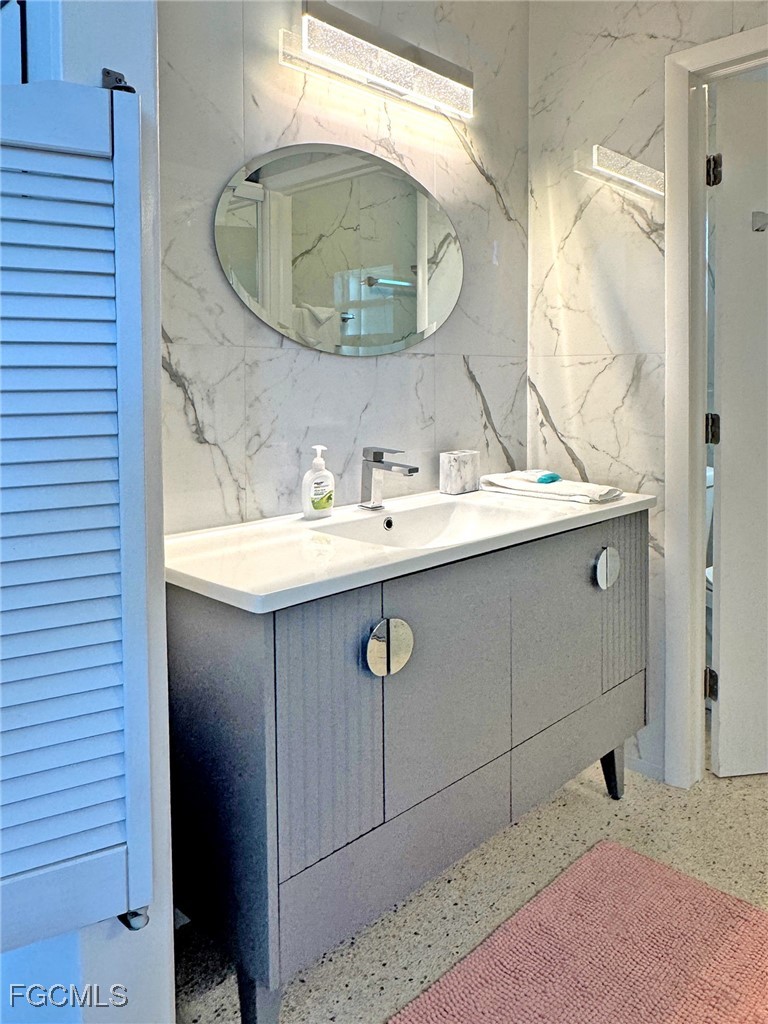 1 Bed Duplex for Sale in Sanibel Shores, photo 15