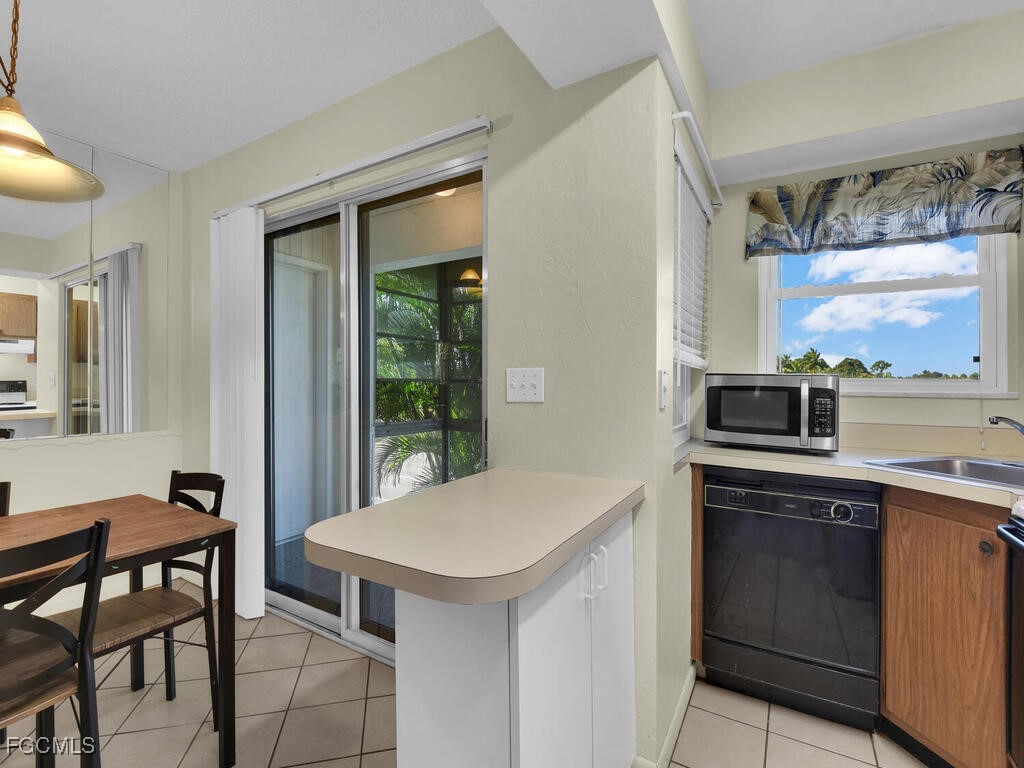 2 Bed Waterfront Home for Sale in Mark I, photo 15