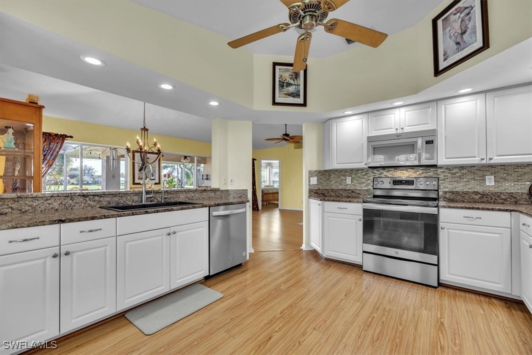 2 Bed SingleFamilyResidence for Sale in North Fort Myers, FL — photo 15