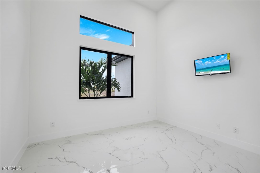 3 Bed Pool Home for Sale in Cape Coral, photo 15