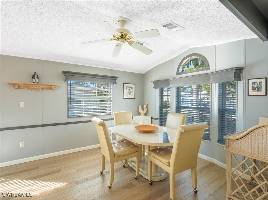 1 Bed Waterfront Home for Sale in Naples, photo 15