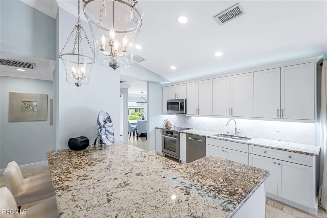 3 Bed Pool Home for Sale in Palm Acres, photo 15