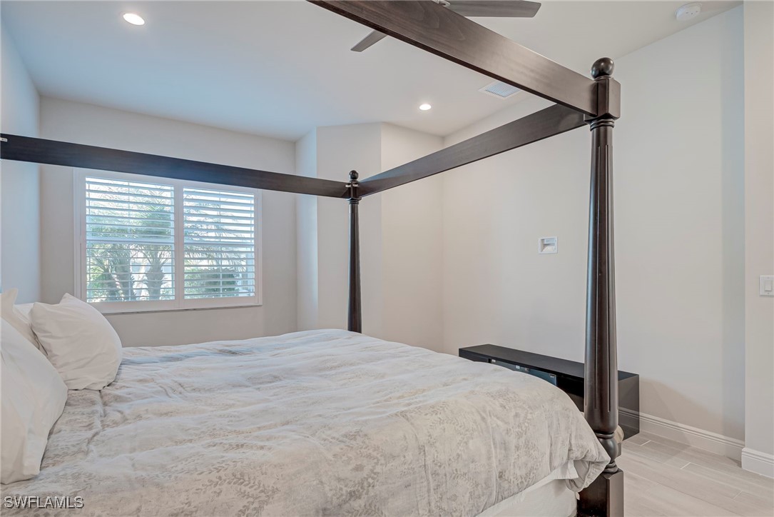 2 Bed Attached for Sale in Naples, photo 15