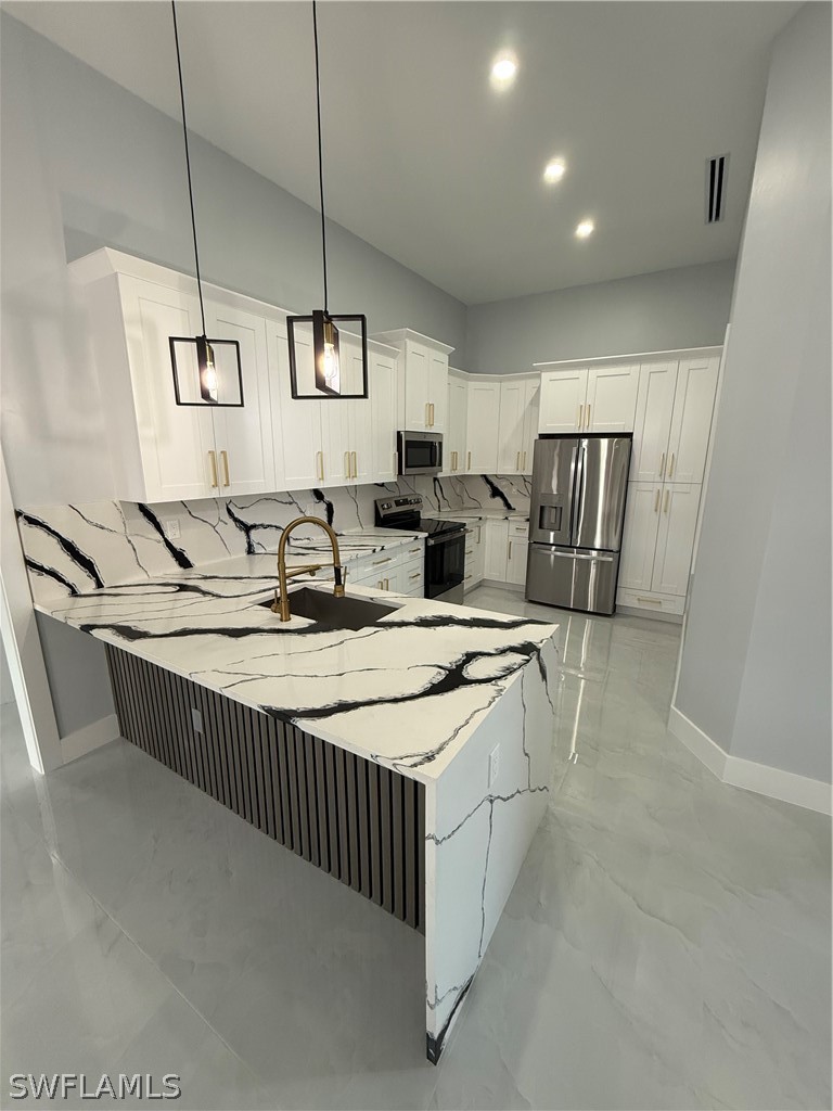 4 Bed SingleFamilyResidence for Sale in Naples, photo 15