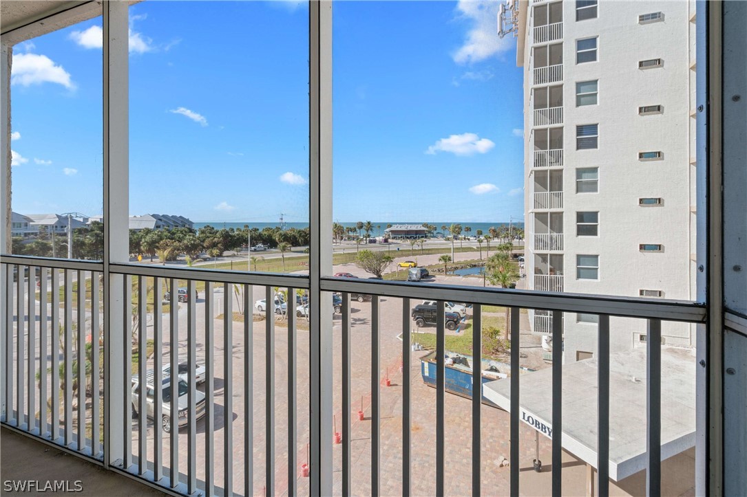 1 Bed Waterfront Home for Sale in Beach And Tennis Club, photo 15