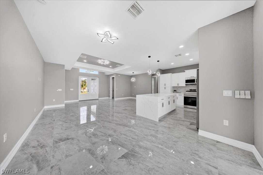 4 Bed SingleFamilyResidence for Sale in Lehigh Acres, photo 15