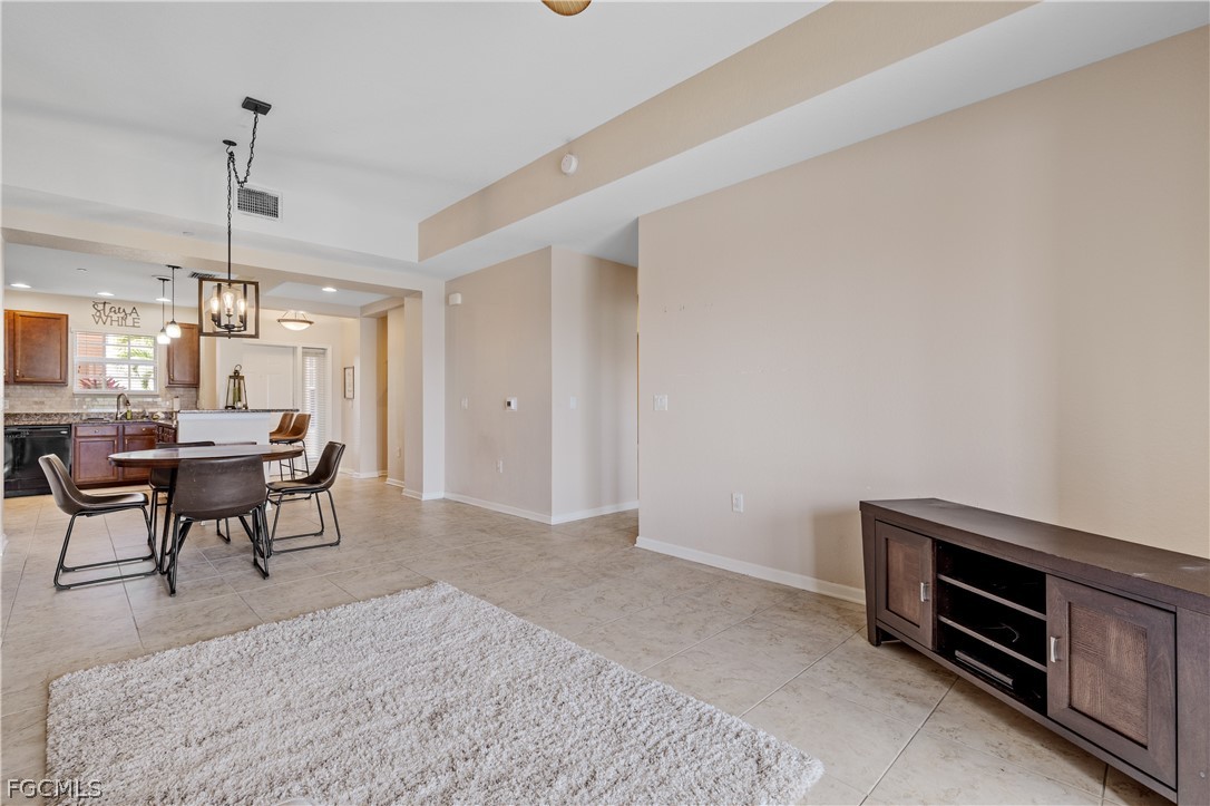 2 Bed Waterfront Home for Sale in Fort Myers, photo 15