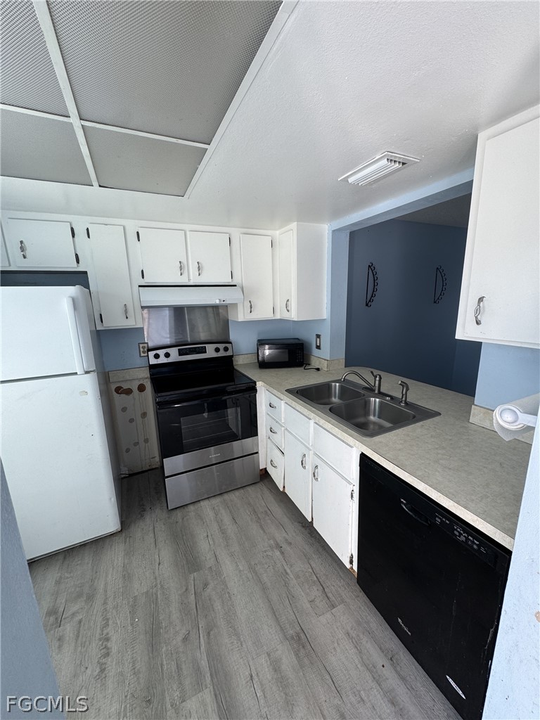 2 Bed Pool Home for Sale in Cape Coral, photo 15