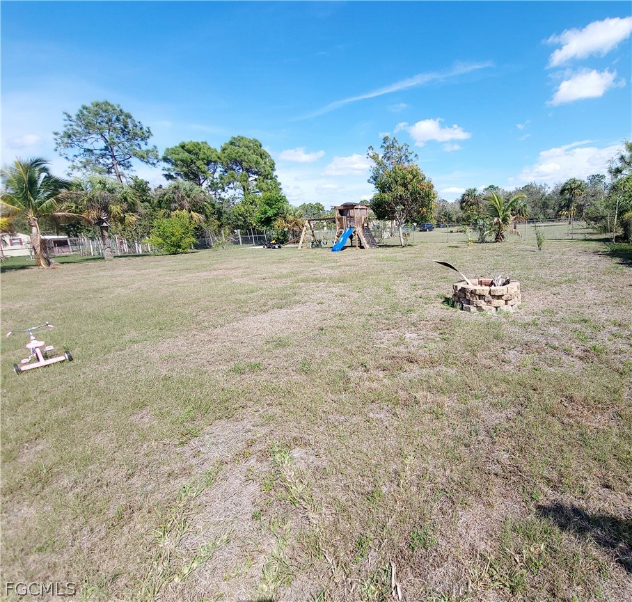 4 Bed SingleFamilyResidence for Sale in Lehigh Acres, photo 15