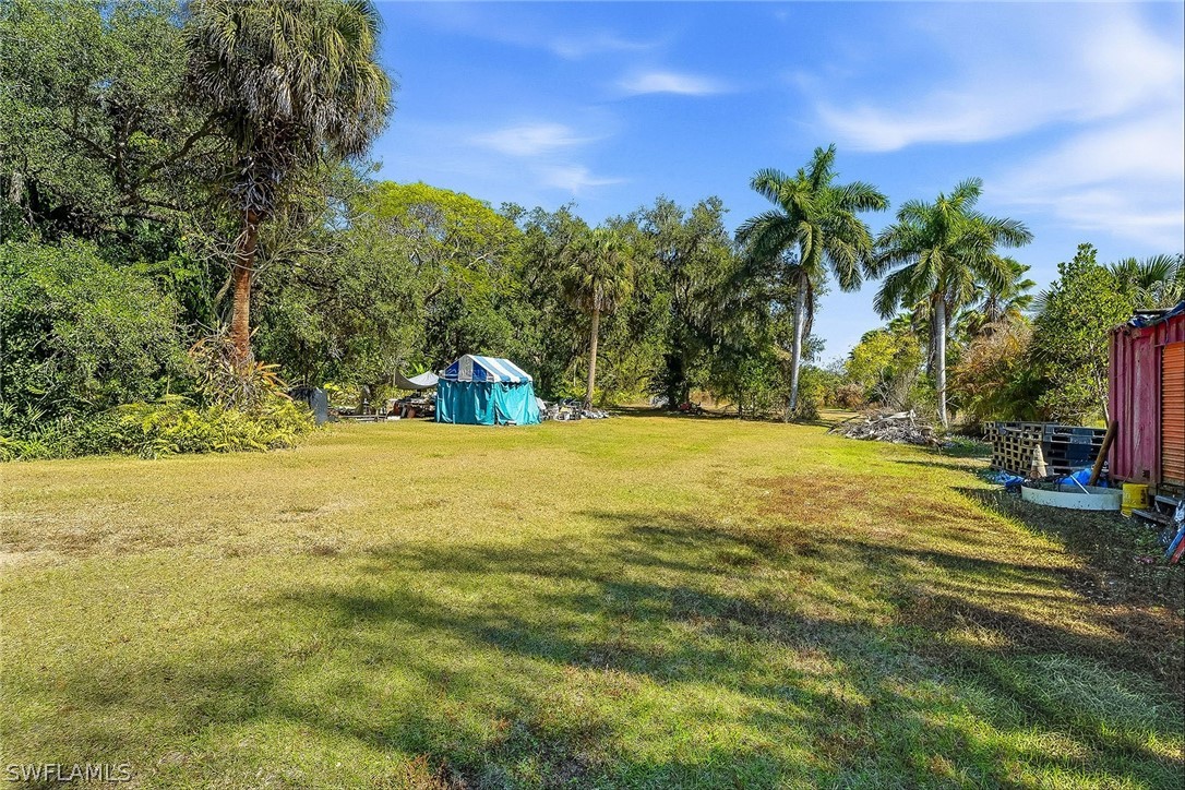 2 Bed SingleFamilyResidence for Sale in Buckingham, FL — photo 15